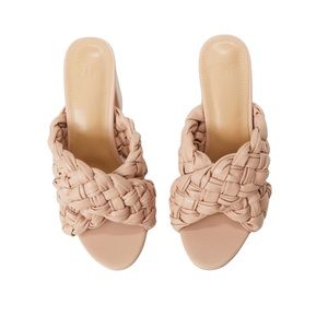 ✨Beautiful Block Heeled Sandal✨